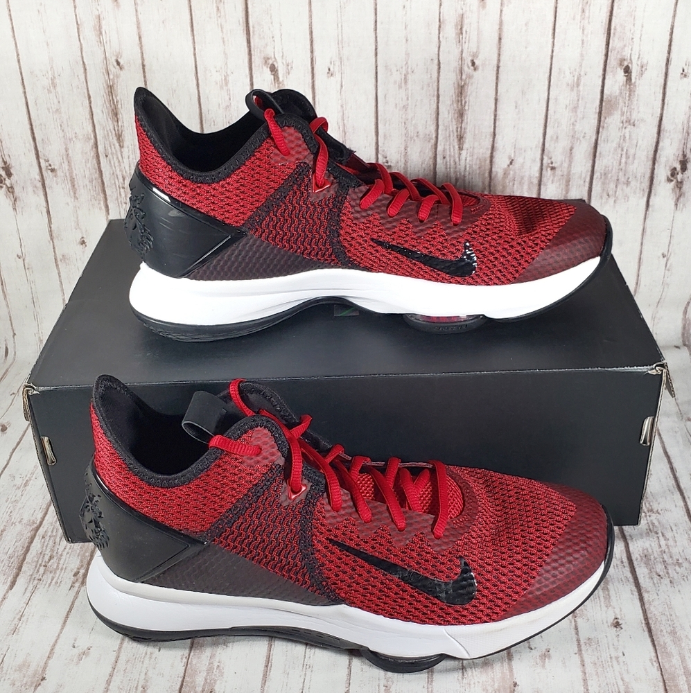 Nike LeBron James Witness 4